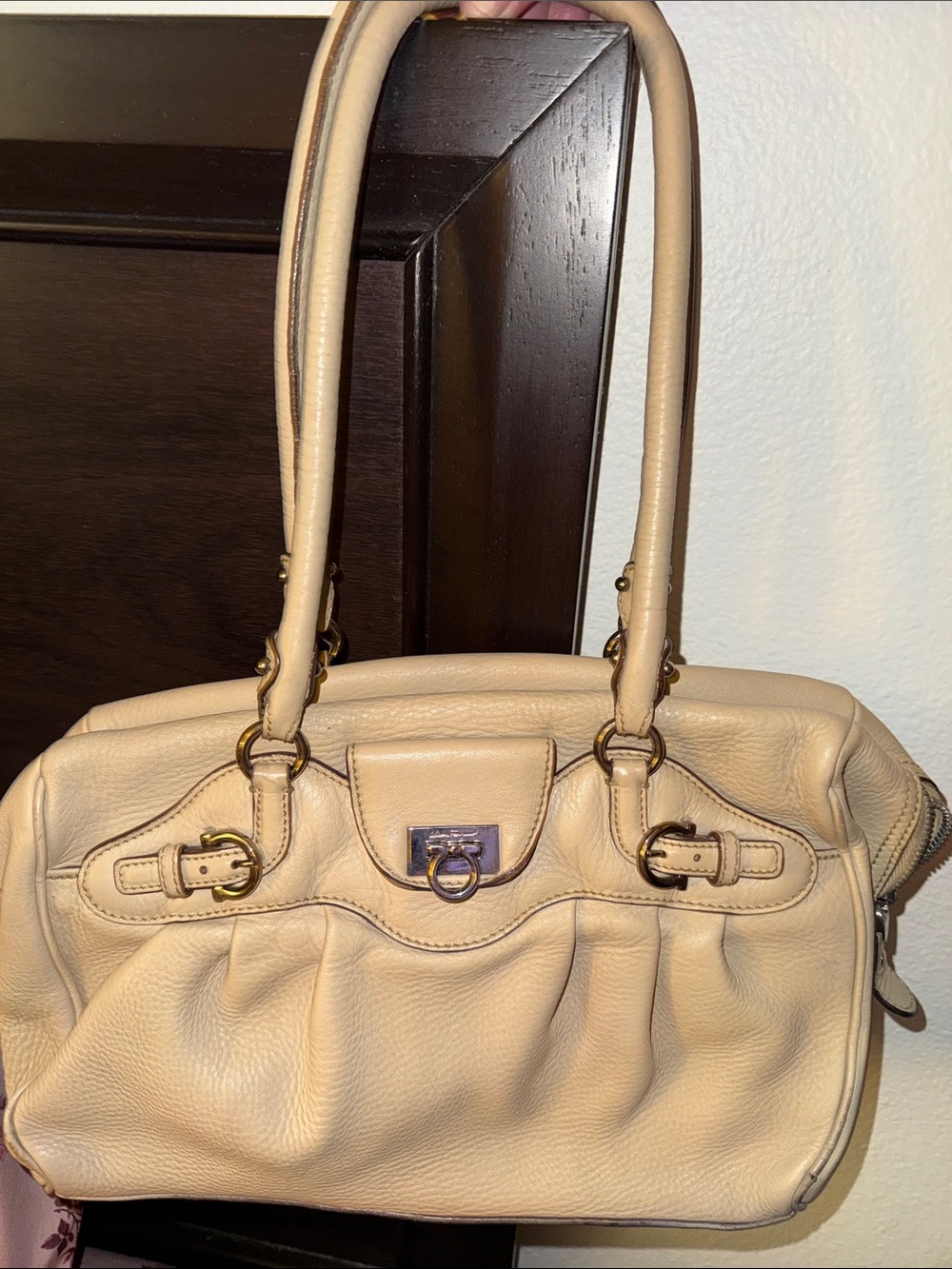 AUTHENTIC VINTAGE SALVATORE FERRAGAMO